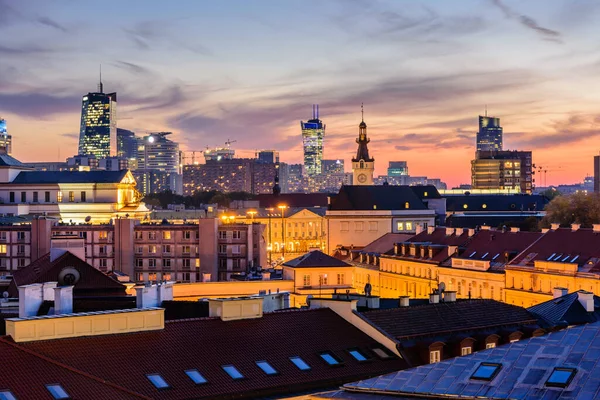 Stadtbild Von Warschau Bei Nacht Dächer Der Altstadt Und Wolkenkratzer — Stockfoto