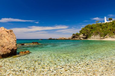 Yunanistan 'ın Samos adasında popüler bir tatil beldesi olan Potami sahili