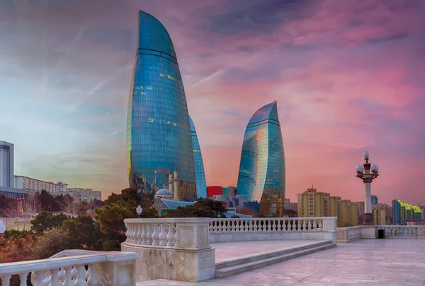 Baku Azerbejdżan Lutego 2017 Słynny Piękny Widok Wieżowce Międzynarodowe Centrum — Zdjęcie stockowe