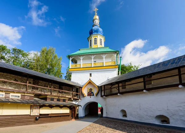 古代ロシアの修道院 ペチョリ プスコフスカヤ州 ロシア — ストック写真
