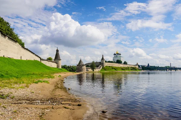 Αρχαίο Κρεμλίνο Στην Πόλη Pskov Στη Ρωσία — Φωτογραφία Αρχείου