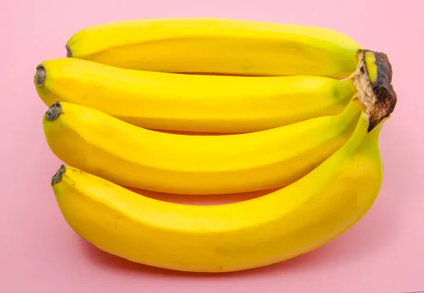 Bando Bananas Fundo Rosa — Fotografia de Stock