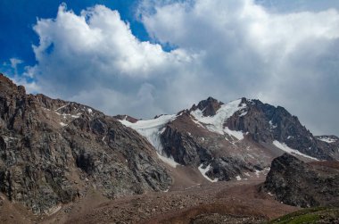 Karpatların dağlarının manzarası 