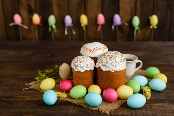 Pastel Pascua Huevos Colores Una Mesa Madera Puede Utilizar Como — Foto de Stock