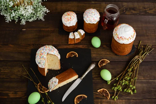 Easter Cake Colorful Eggs Wooden Table Can Used Background — Stock Photo, Image
