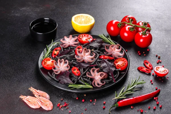 Black Seafood Pasta Shrimp Octopus Mussels Black Background Mediterranean Gourmet — Stock Photo, Image