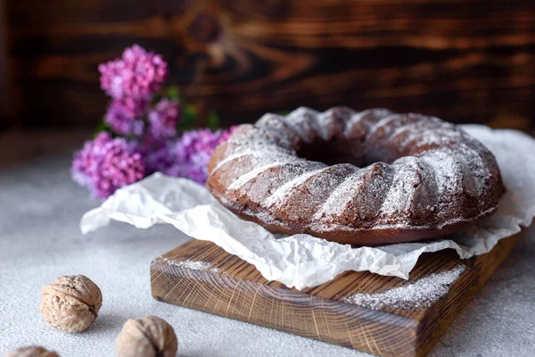 Rund Chokladmuffins Med Russin Och Vallmo Traditionell Muffins Med Hål — Stockfoto