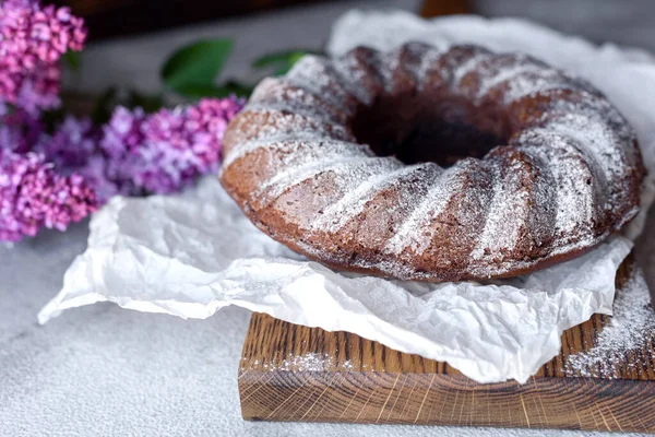 Rund Chokladmuffins Med Russin Och Vallmo Traditionell Muffins Med Hål — Stockfoto