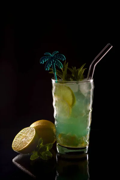 Mojito Cocktail Aan Bar Mojito Cocktail Zwarte Achtergrond Cocktail Mojito — Stockfoto