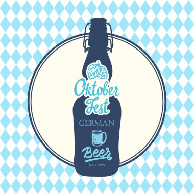 Oktoberfest simgesi. İçecek menüsü. Vektör çizim bira şişesi kroki tarzı pub ile. Festival alkollü mavi satranç arka plan üzerinde.