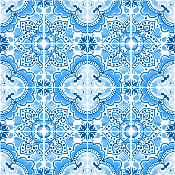 Nahtloses Muster mit portugiesischen Fliesen. Aquarell-Illustration von Azulejo auf weißem Hintergrund. blaues Design. — Stockfoto