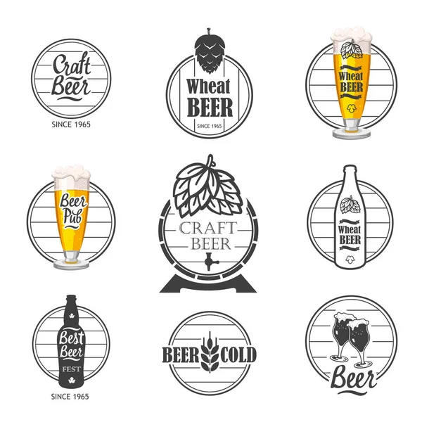 Illustrazione vettoriale con logo birreria pub ed etichette. Simboli semplici vetro, bottiglia. Tradizioni di bere. Elementi decorativi per il vostro design. Stile bianco nero . — Vettoriale Stock