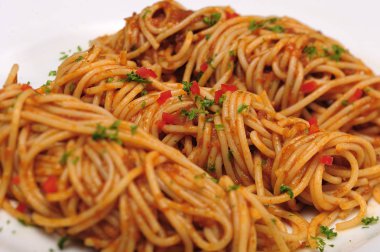 makarna geleneksel İtalyan mutfağının başlıca bir gıda olduğunu