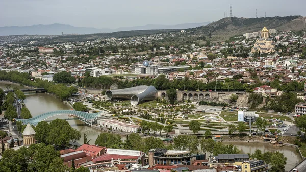 Georgië, Tbilisi. Uitzicht vanaf Narikala fort van de oude stad — Stockfoto