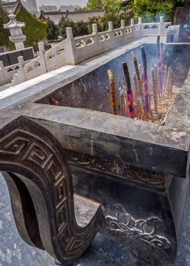 Tütsü - Buddhis sabit bir öznitelik büyük bir bronz kase