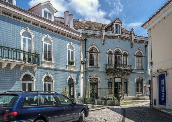 Portugal, Alcobasa . Facades decorated with the famous Portugue — Stock Photo, Image