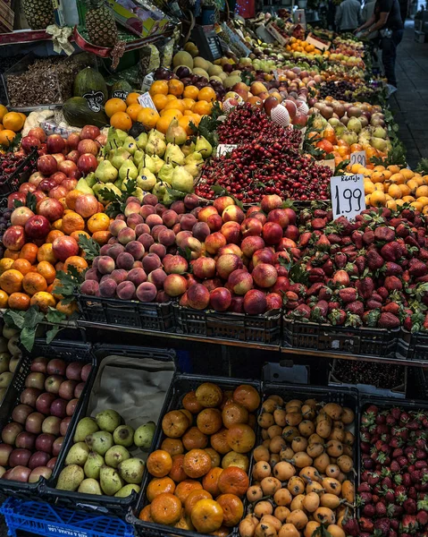 Oporto, Portugal. Mercado de alimentos, puestos de frutas —  Fotos de Stock