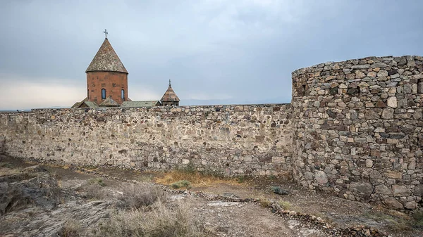 Klášteru Khor Virap, klášterní zdi. — Stock fotografie