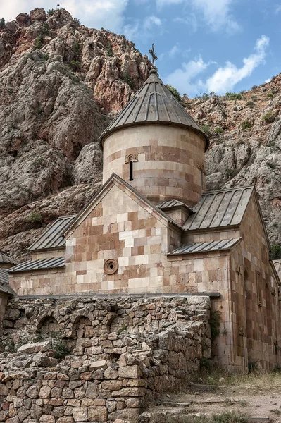 Noravank, die Kirche des Hl. Johannes des Täufers und die Kapelle der — Stockfoto