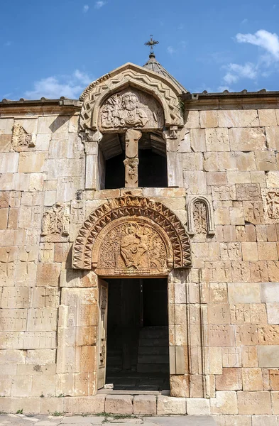 Noravank. The central entrance to the church of John the Baptist — Stock Photo, Image