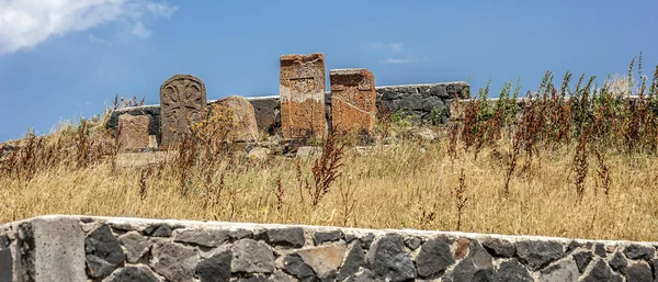 Sevanavank の修道院の古代 khachkars. — ストック写真