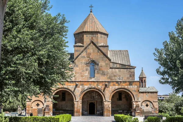 Kostel svatého Gayane v Etchmiadzin. — Stock fotografie