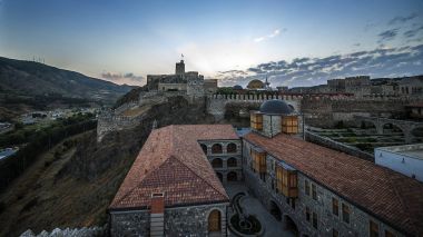 Sur duvarları ve gözetleme kuleleri Rabat Kalesi.
