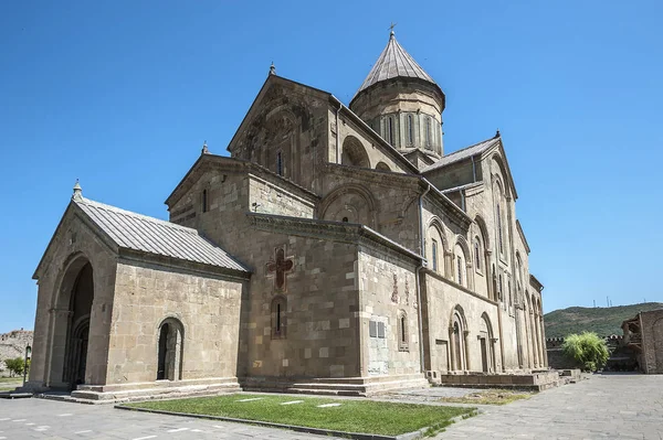 The cathedral patriarchal cathedral of all Georgia Svetitskhovel — Stock Photo, Image