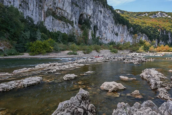 Kajak i floden Ardeche, Frankrike. — Stockfoto