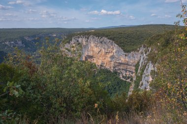 Gorges de Ardèche gorges Ardèche, Fransa Nehri'nde bir dizi oluşur.