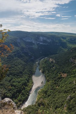 Gorges de Ardèche gorges Ardèche, Fransa Nehri'nde bir dizi oluşur.
