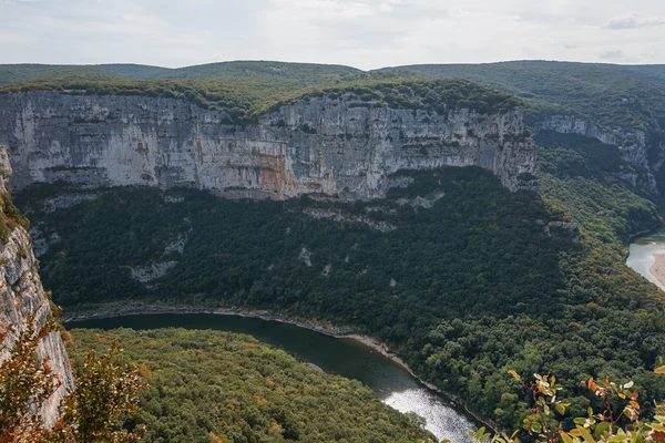 Ardeche Gorges de består av en serie klyftor i floden Ardeche, Frankrike. — Stockfoto