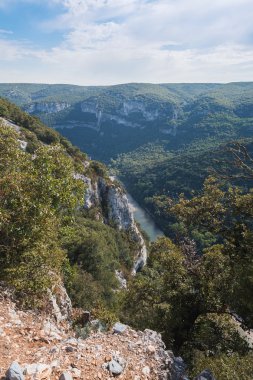 Gorges de Ardèche gorges Ardèche, Fransa Nehri'nde bir dizi oluşur.