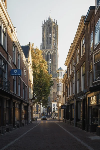 Nákupní ulici Zadelstraat v starém městě Utrecht — Stock fotografie