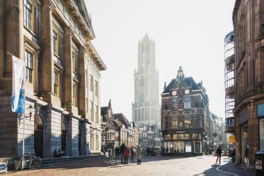 Utrecht şehir tarihi merkezinde Dom Tower