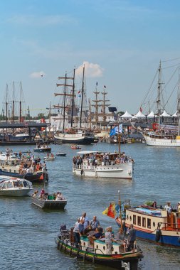 Uzun boylu Gemi, deniz miras, Donanma gemileri ve etkileyici yinelemeler büyük bir filo yelken Amsterdam 2015 olduğunu.
