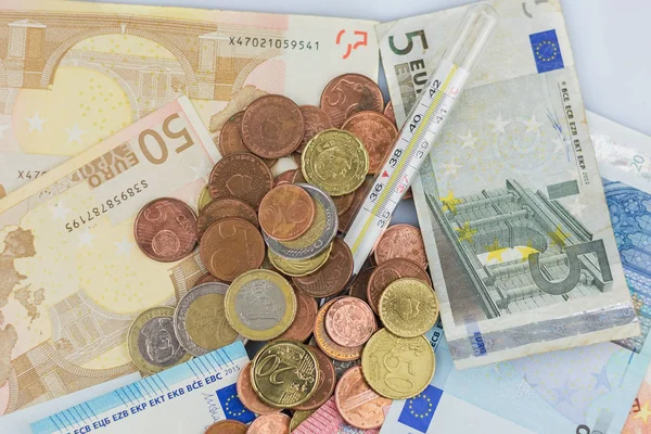Το ευρώ είναι άρρωστος, θα διασωθεί ή όχι? — Φωτογραφία Αρχείου