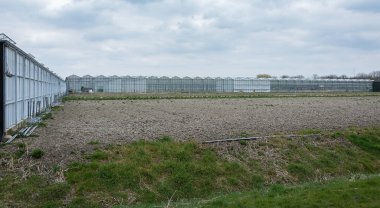 Seralar dışarıdan