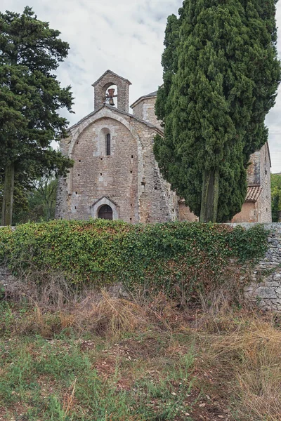 Görüntü, Romanesk Kilisesi, Saint Pierre Larnas onikinci yüzyıldan kalma