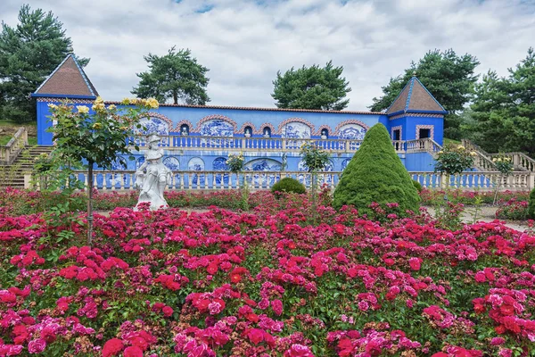 Palacio dos Marquises de Fronteira Lizbon bu Bahçe ve Galeri için ilham kaynağı oldu.