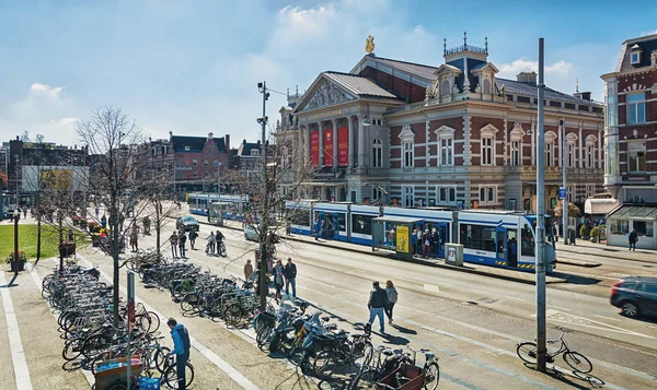 Concertgebouw Amsterdam şehir merkezinde.