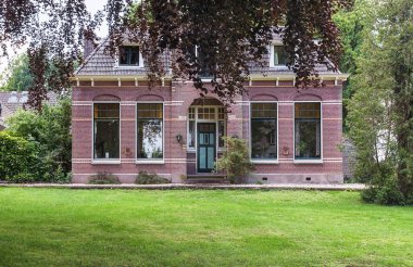 Eski tuğla bina cephe