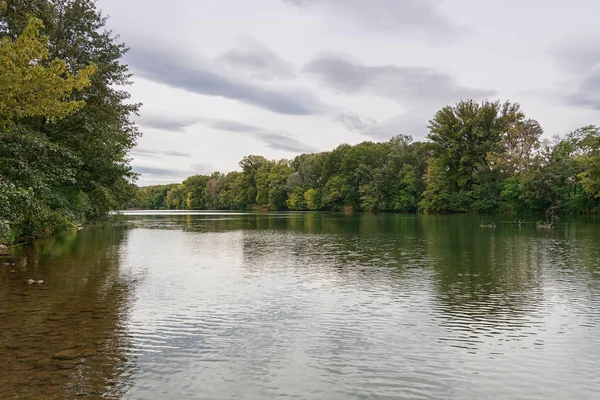 Ardèche Nehri'nin görünümü.