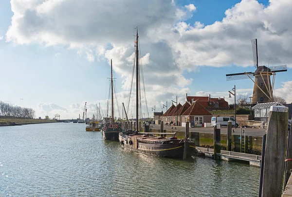 The harbor of the historic city Zierikzee Zeeland — Stock Photo, Image