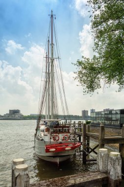 Rotterdam bir Marina gemi geldi