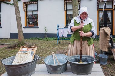 Dickens Dickens Festivali sırasında ünlü kitaplardan karakterlerden biri 