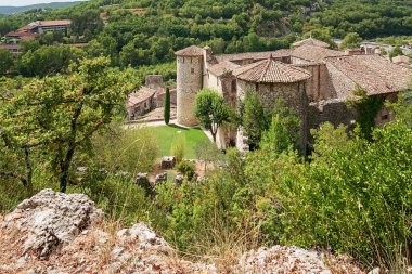 Vogue Chateau Fransa Ardèche kıyısında