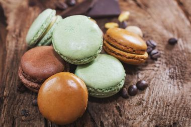 Macaroons Kahve, Antep fıstığı, çikolata ve ahududu lezzetleri ile