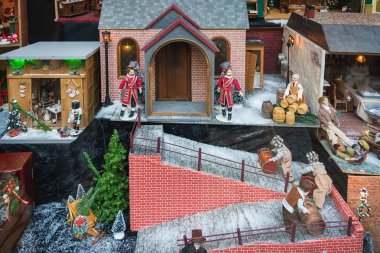 Dollhouse Dickens Festivali sırasında bir dükkan mağaza 