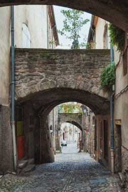 Aubenas Fransa Ardèche bölgesinde köyde eski subpass